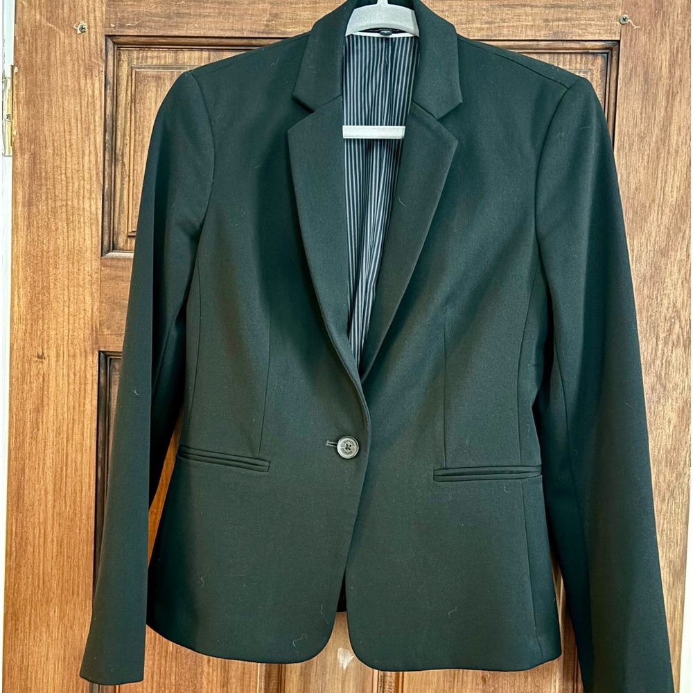 EUC Express WASHABLE lined stretch blazer  size 6.